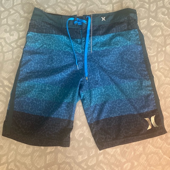 Hurley Other - Hurley two toned blue Patterned Board Shorts size 31‎